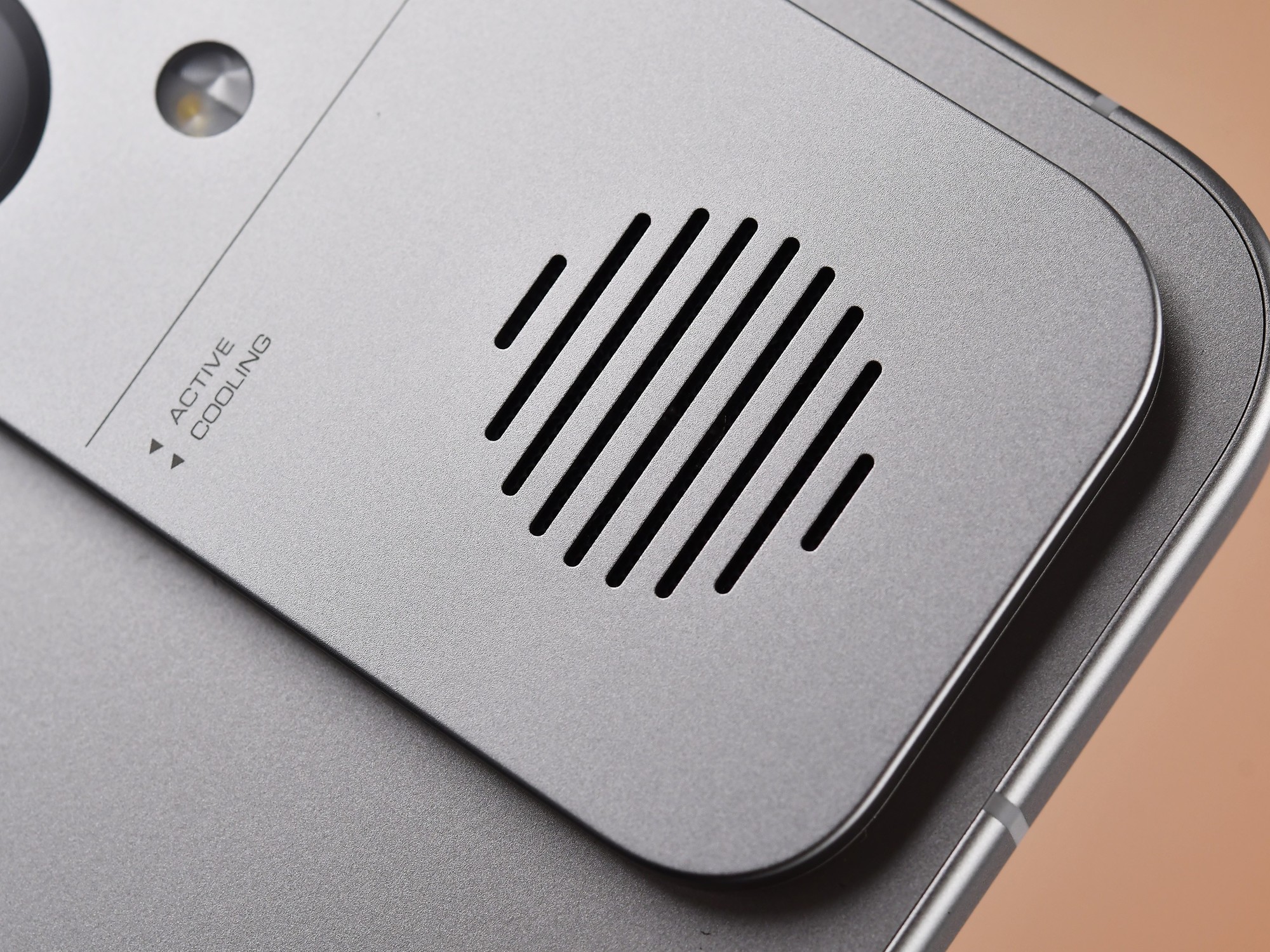 REDMI K90 至尊版爆料:月底登场,3K 档性能机要把风扇和骁龙一起拉满