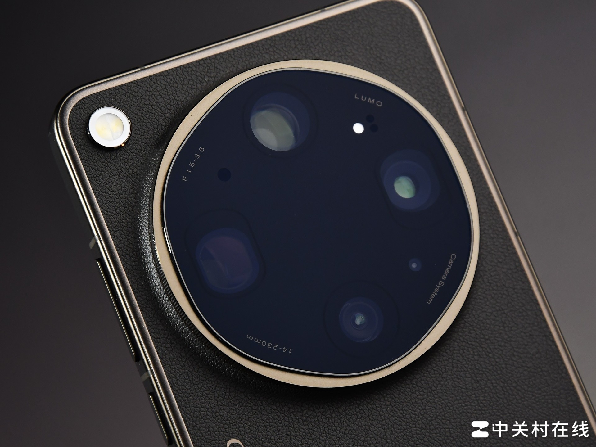 光学至上的口袋哈苏?5分钟看懂OPPO Find X9 Ultra值不值