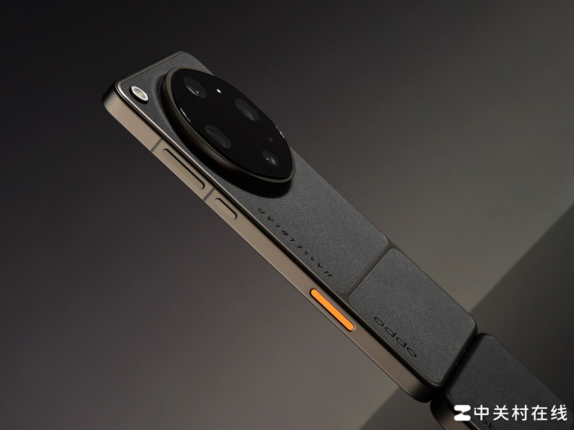 光学至上的口袋哈苏?5分钟看懂OPPO Find X9 Ultra值不值