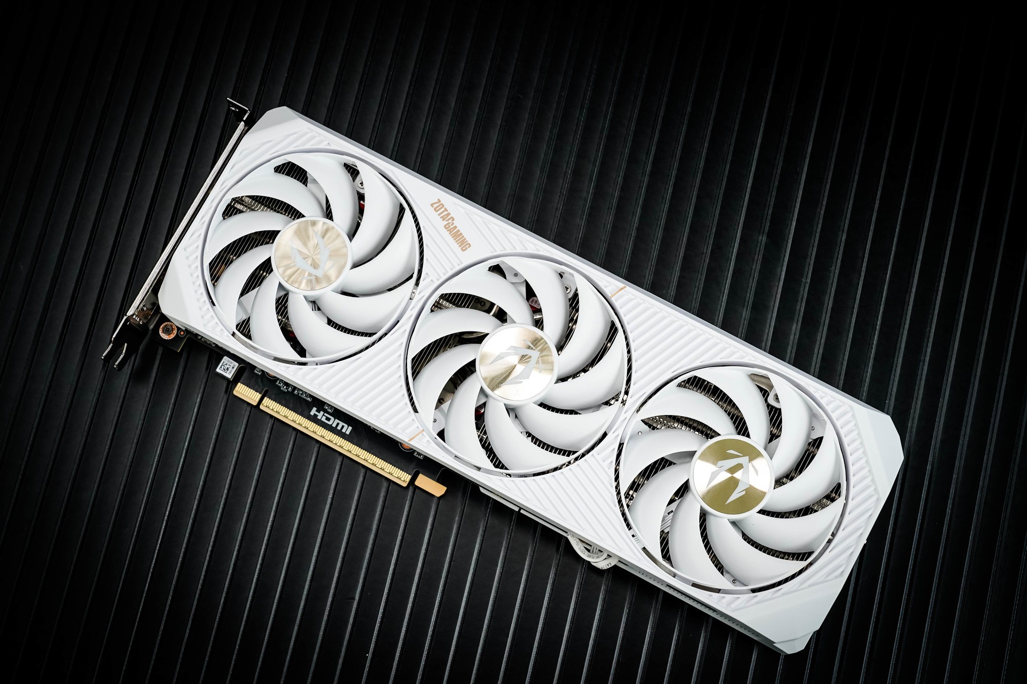 ̩RTX 5070 Ti SOLID WHITEԿ  ͷŷǷ