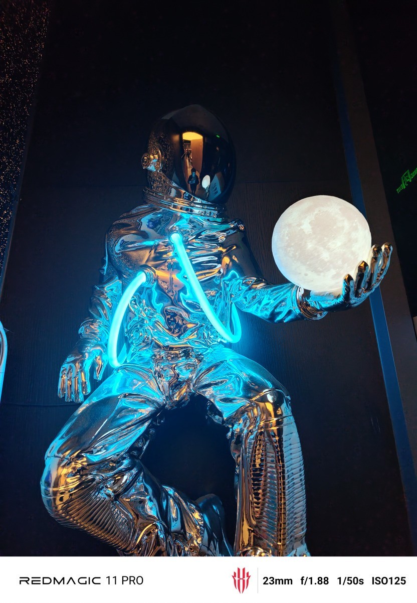 ��ħ11 Proȫ�����⣺8000mAhս�����޾��ѣ��羺�콢��ȫ�·�ʽ