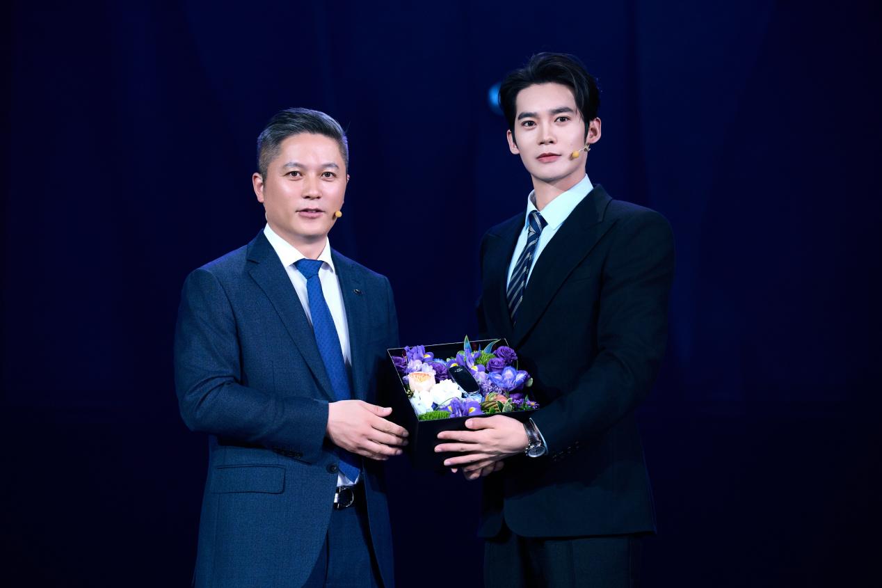 ȫ��AI �͵�ͬȨ������������ȼ��֮ҹ��ȫ��һ����9��ʽ����