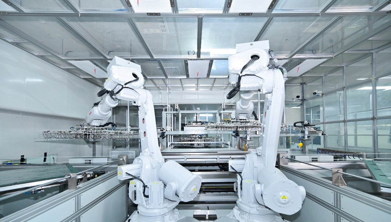 达沃斯高光时刻!海信电视斩获全球电视行业唯一“灯塔工厂”奖杯