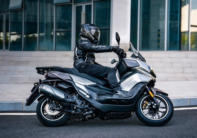 ������RT250�ʺ�������Ϊ��һ��250cc̤����