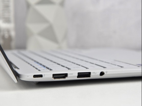 第三代酷睿Ultra加持，AI算力再进化，华硕破晓 Ultra超轻薄商务AI本评测