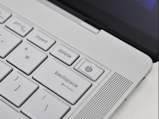 第三代酷睿Ultra加持，AI算力再进化，华硕破晓 Ultra超轻薄商务AI本评测