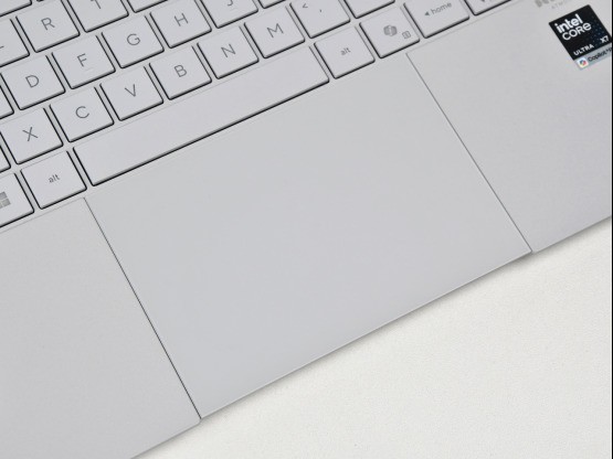 第三代酷睿Ultra加持，AI算力再进化，华硕破晓 Ultra超轻薄商务AI本评测