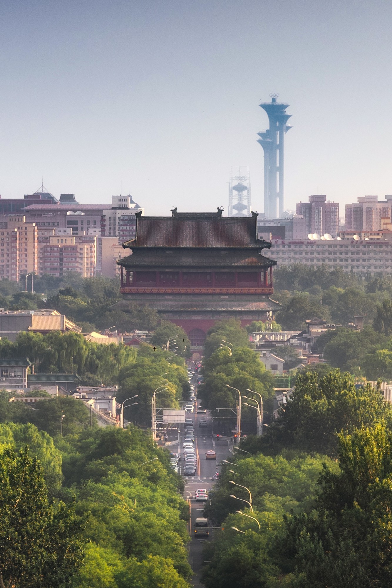 用尼康Z5II记录城市光影瞬间