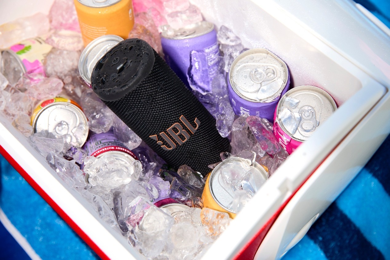 ��Ӱ���գ��ɶ����� JBL GRIP�޺�ޱ�Яʽ��������ȫ������