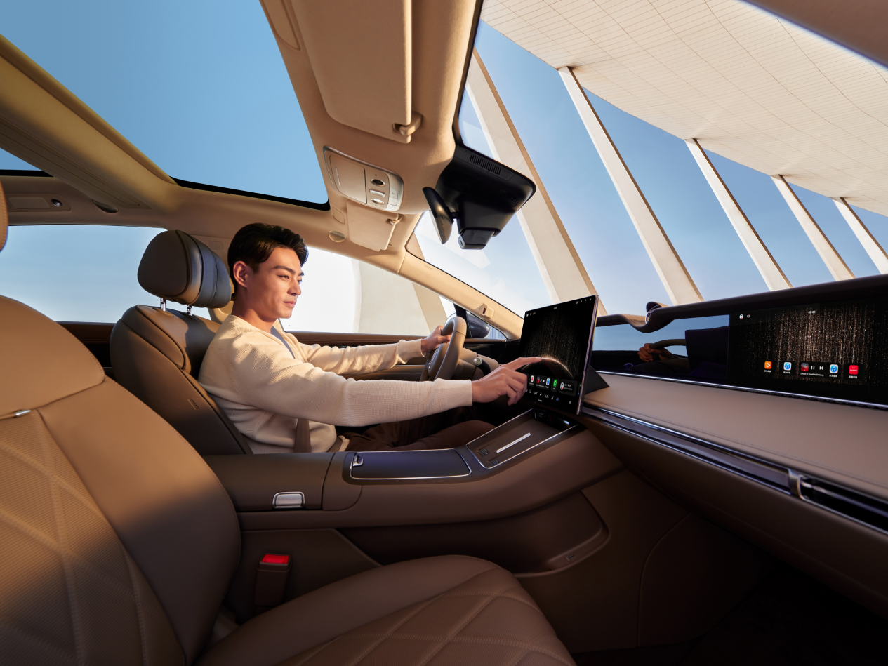 72小时8000台订单!30万级用户要的豪华,新款享界S9都懂