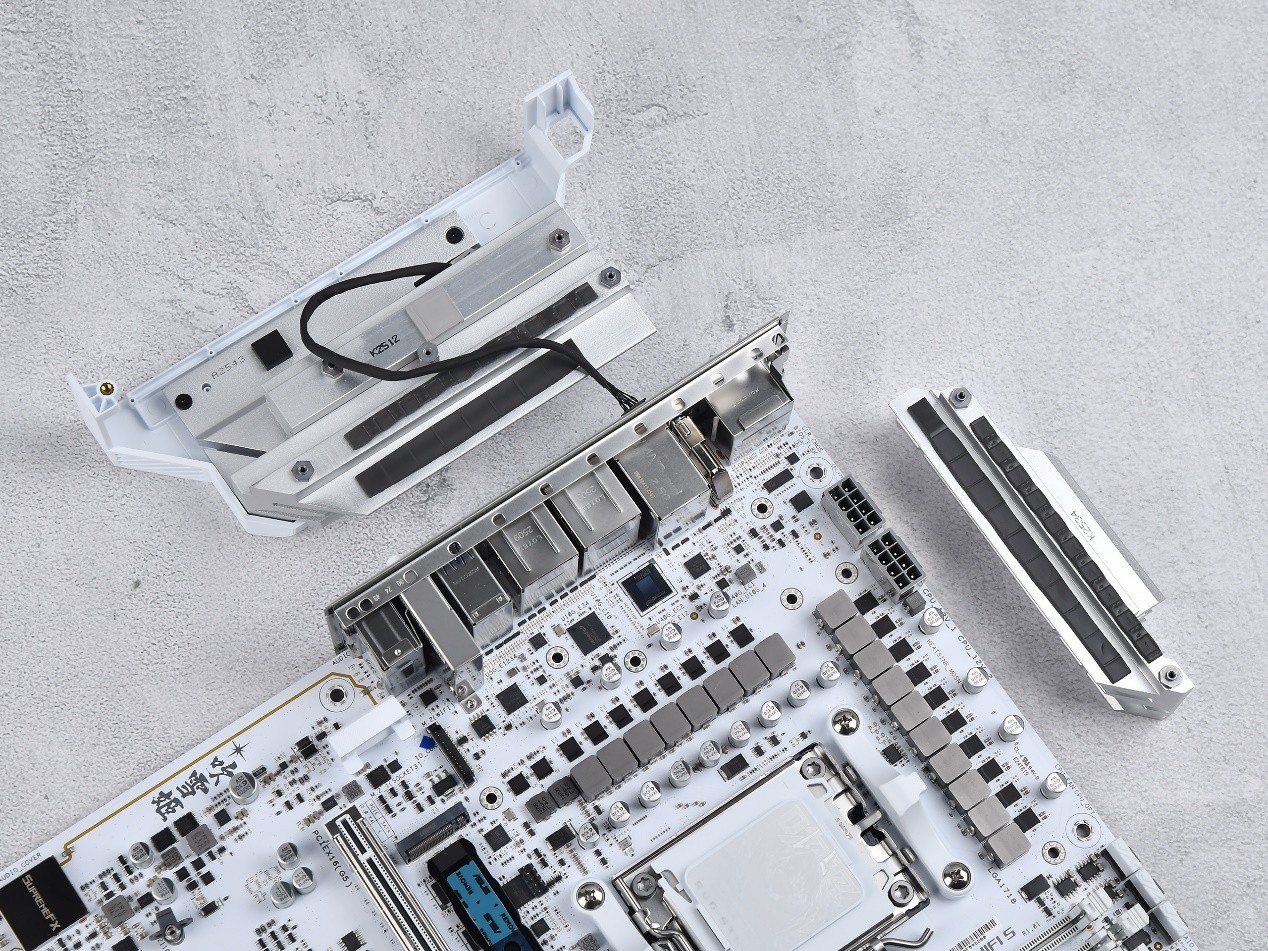 颜值升级,性能狂飙!华硕ROG STRIX X870-A GAMING WIFI S吹雪主板评测