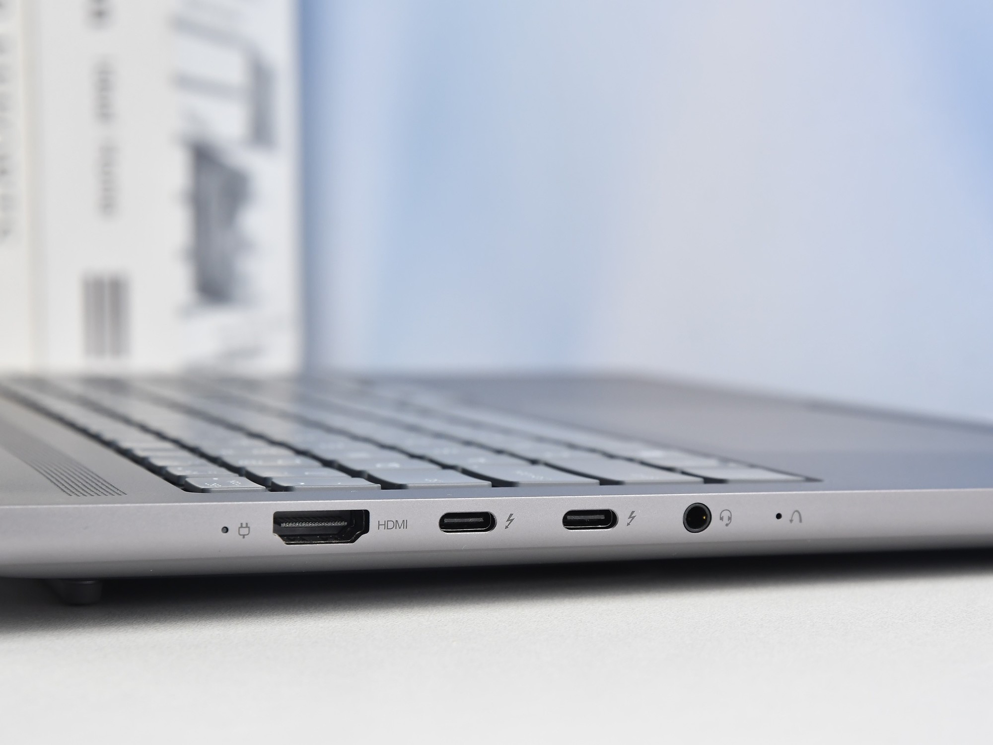 �൱��������һ���ƶ�����������Ӣ�ض����Ultra X9 388H�ײ�