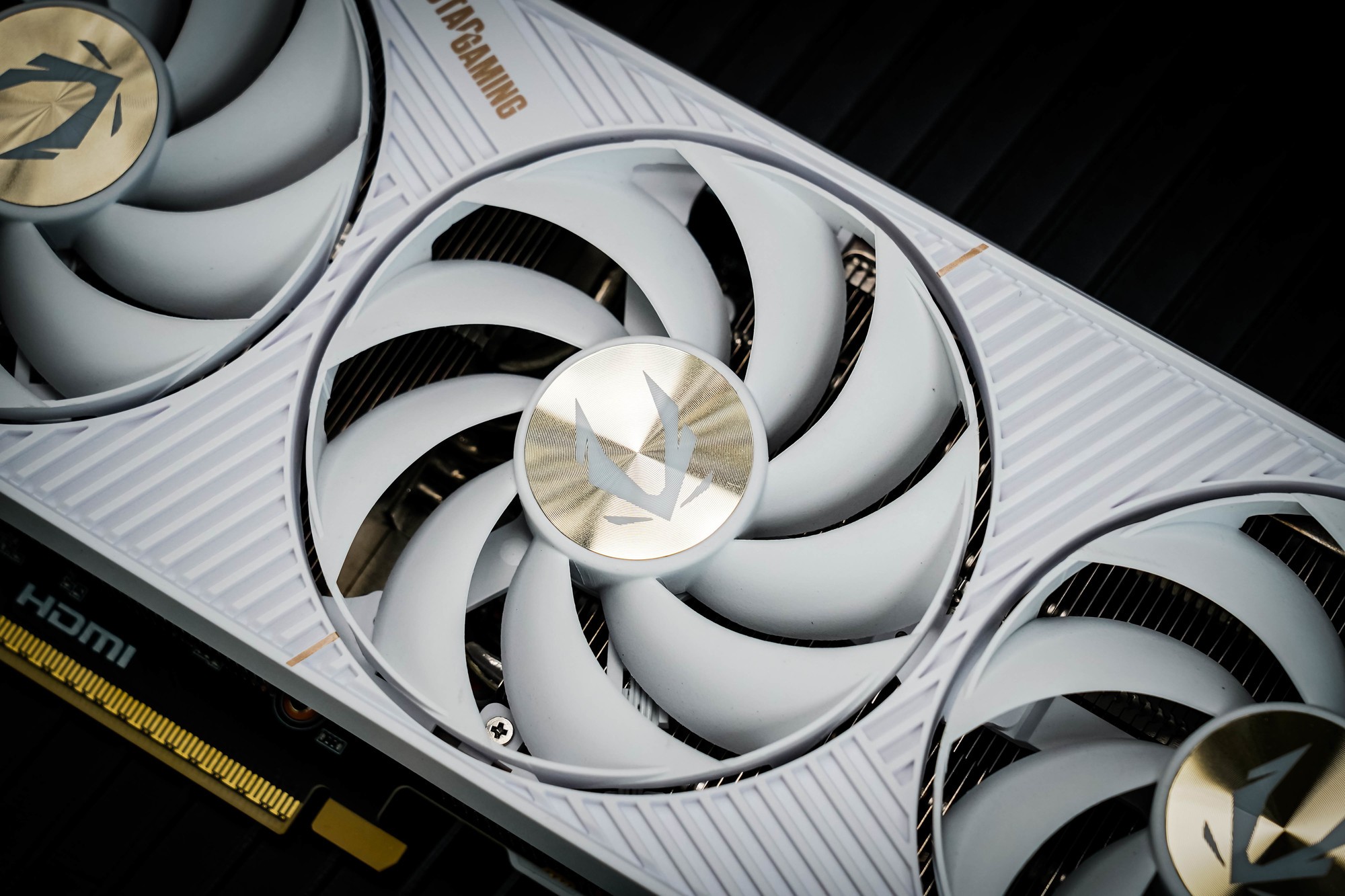 ̩RTX 5070 Ti SOLID WHITEԿ  ͷŷǷ