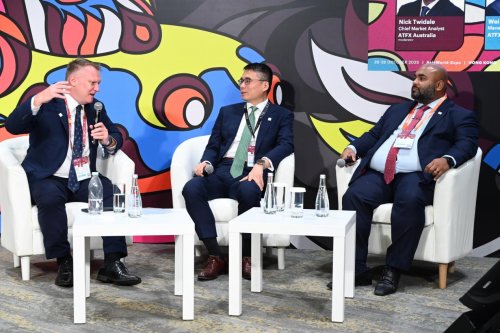 �Դ�����רҵ������ҵ��ATFX��iFX Expo Asia 2025����˫�ϴ�