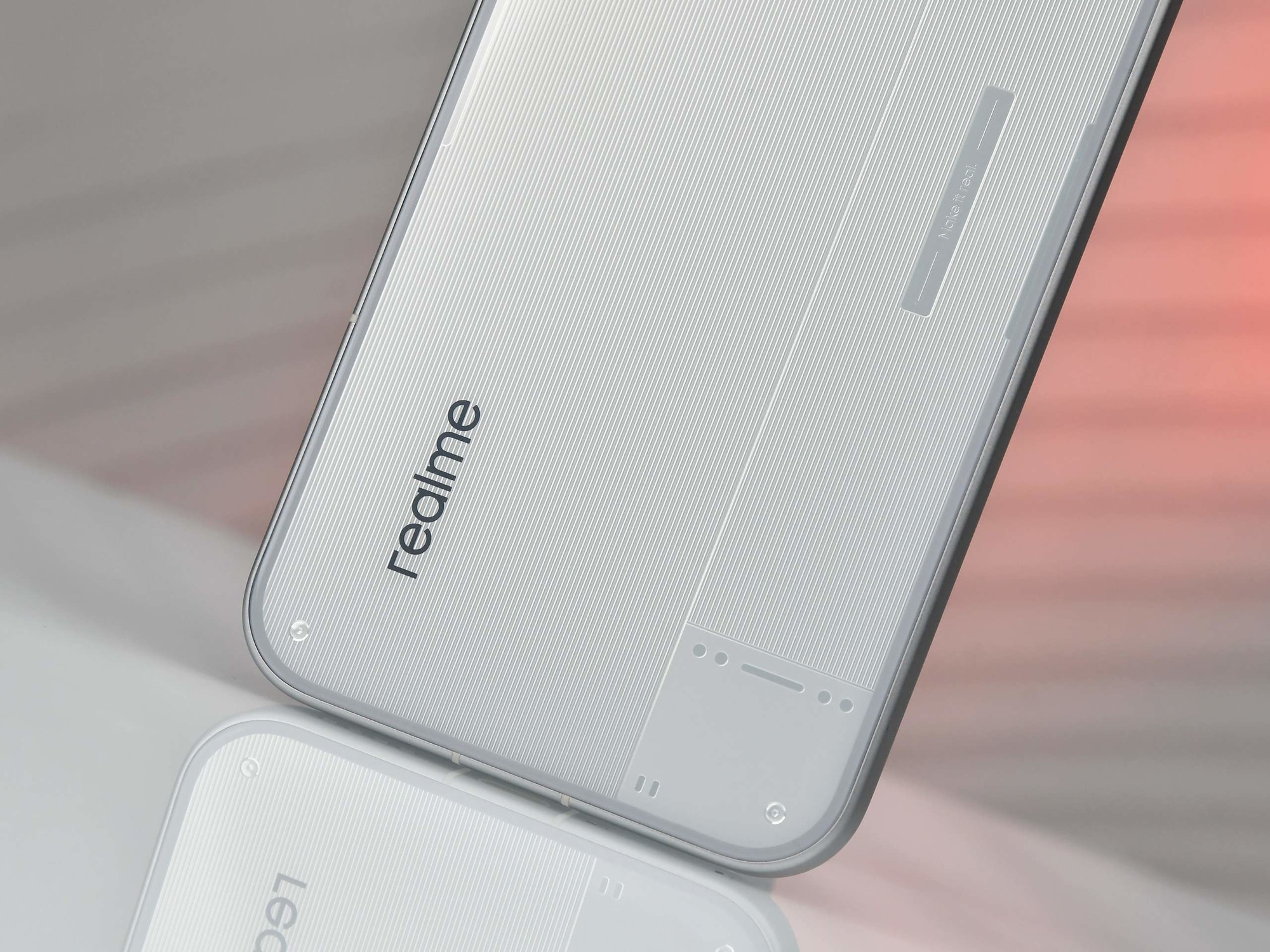 真我Neo8全面评测:越级还是开挂?这次性能设计全拉满