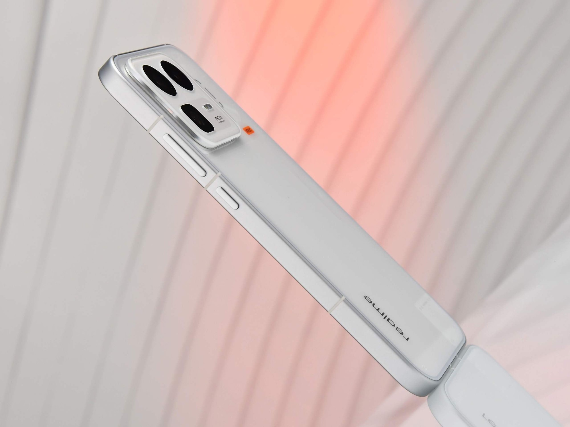 真我Neo8全面评测:越级还是开挂?这次性能设计全拉满