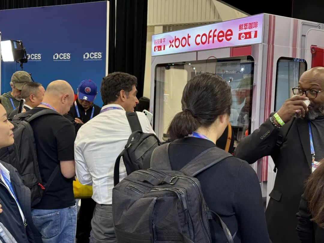 不做人形、不跳舞:他家的具身智能凭什么在100+城市卖出400万杯咖啡?