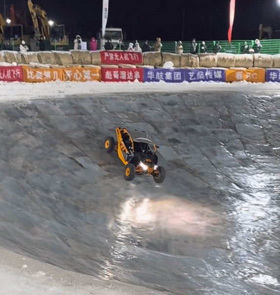 长春西湖公园巨型汽车冰锅走红，免费漂移体验引爆冬日文旅热潮