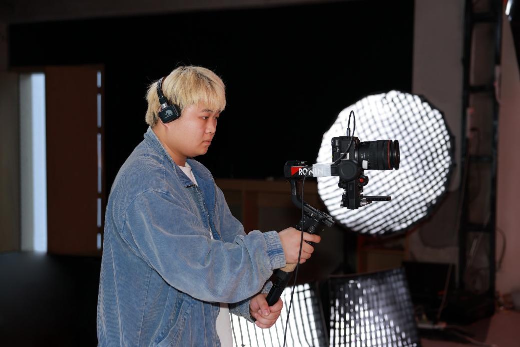 “佳直播”携手宝宝秀再启新程 规模化复制“明星感”团播, 推动娱乐直播再升级