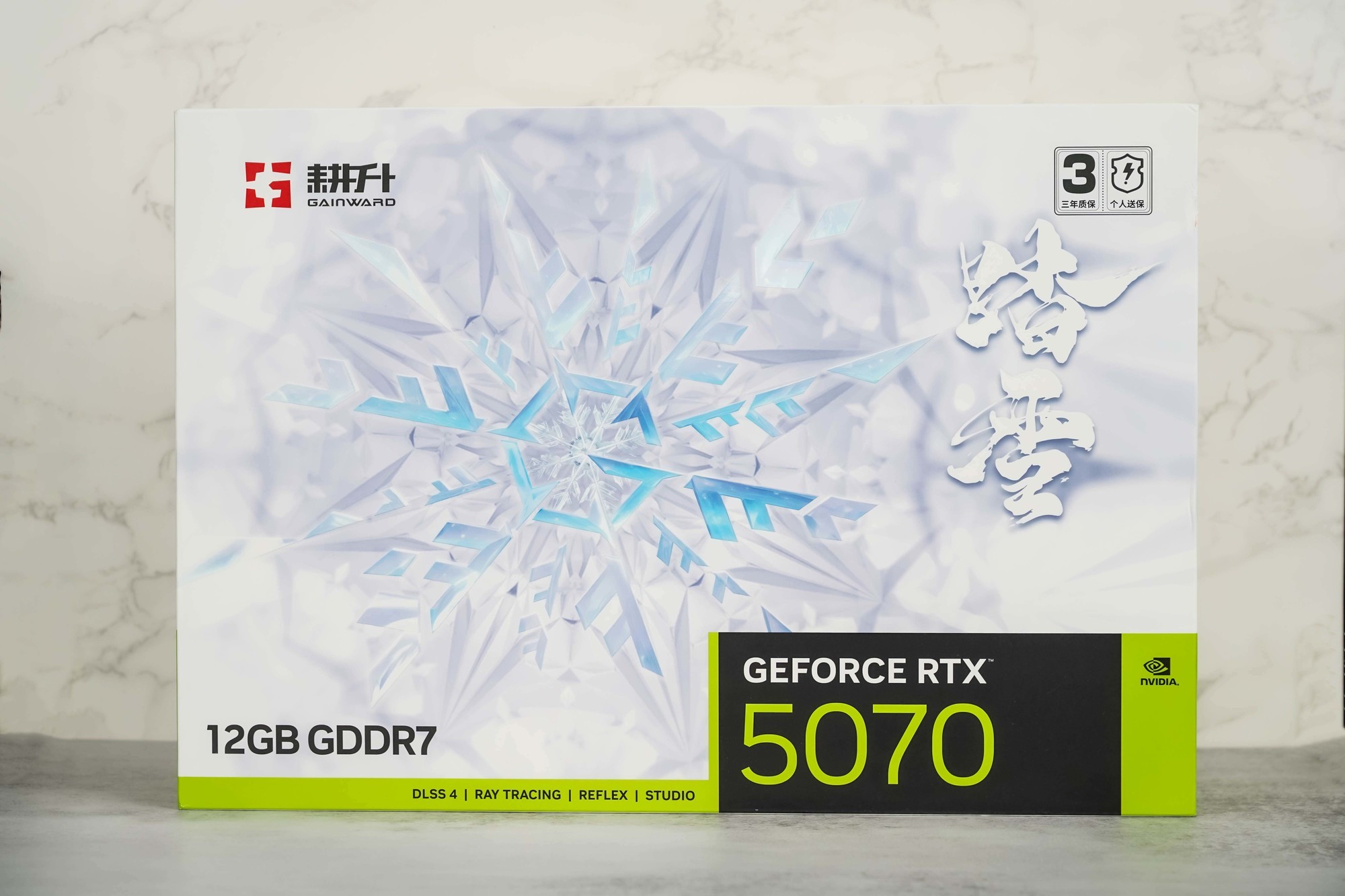 耕升GeForce RTX 5070 踏雪OC显卡评测：纯白美学与新一代DLSS的结合