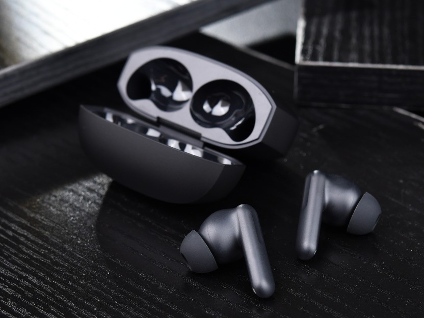 一加 Ace 6 至尊版全面评测：送给FPS玩家的一份梦想礼物