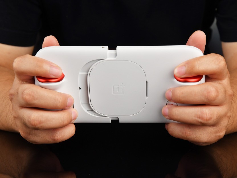 一加 Ace 6 至尊版全面评测：送给FPS玩家的一份梦想礼物