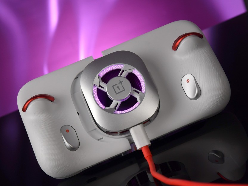 一加 Ace 6 至尊版全面评测：送给FPS玩家的一份梦想礼物