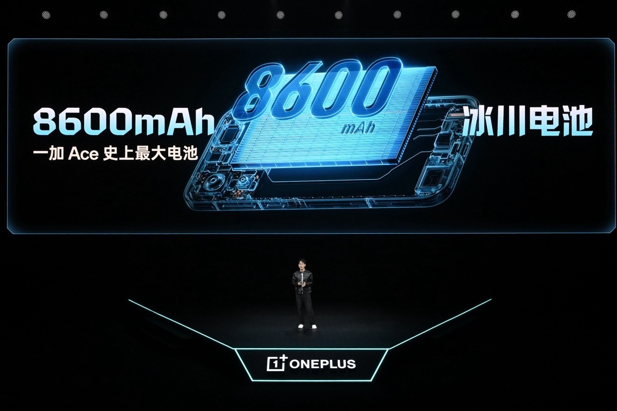 一加 Ace 6 至尊版正式发布:为射击游戏而生的双形态新装备
