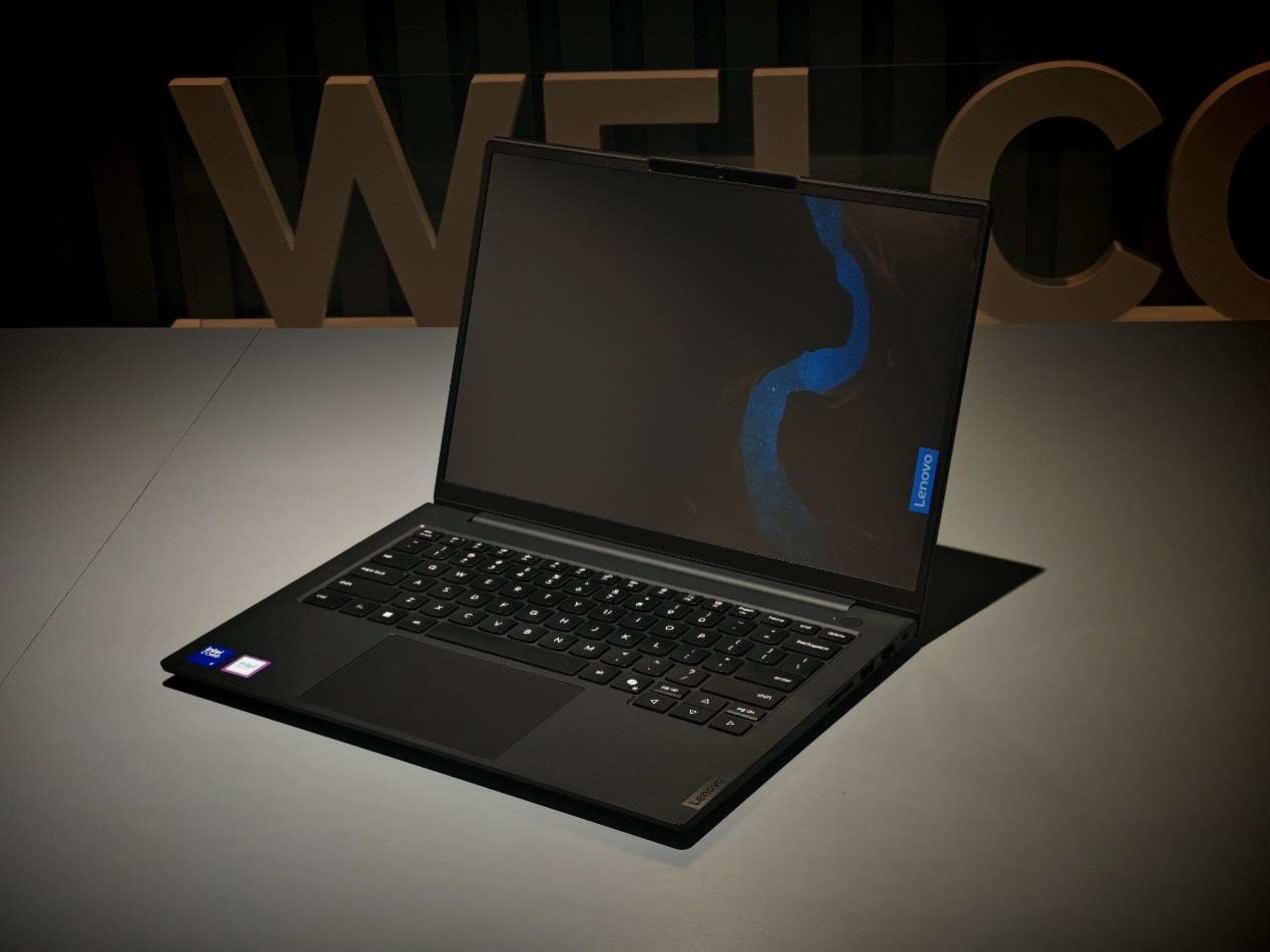 商用AI PC “真相实验室”——赋能生产力 皆出“5”辈