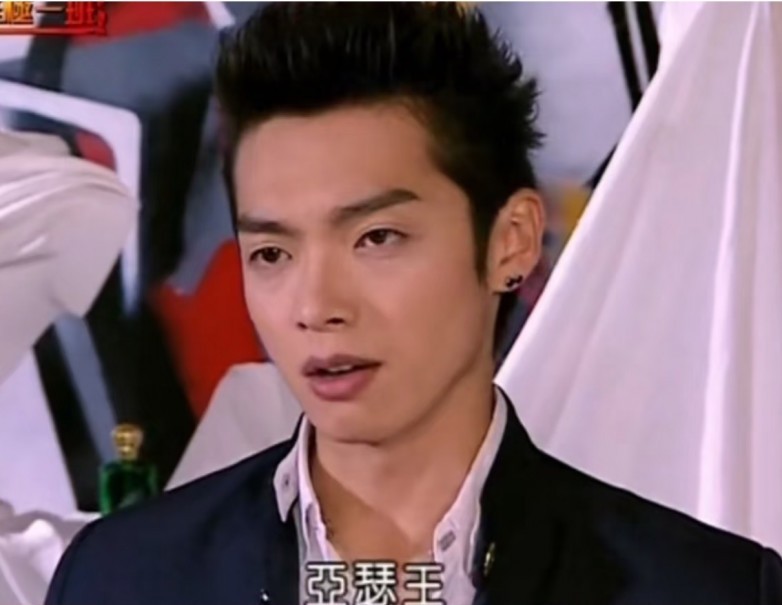 五一来厦门看什么？辰亦儒亚瑟王造型亮相，厦门园博苑花灯乐园打造青春回忆