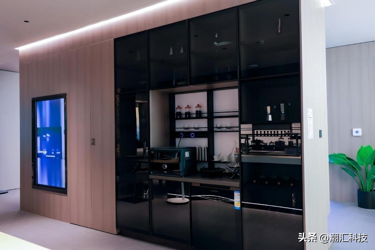 �÷��ӿƼ�չ�������Ǽ�δ���Ƽ�չ����������Ҽ�����