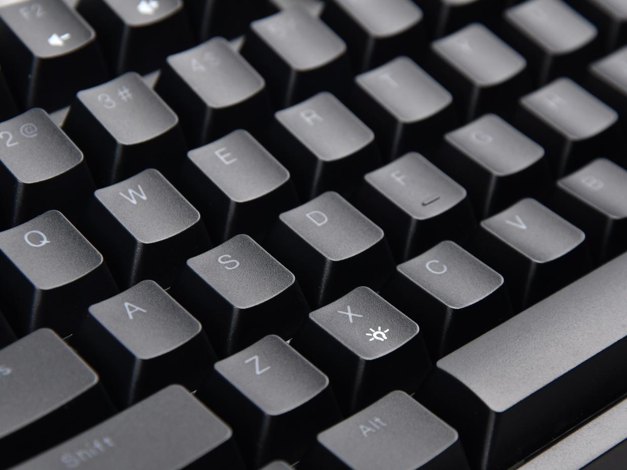 一把键盘,两种形态,多种体验,微星FORGE GK320、GM330游戏键鼠套装评测