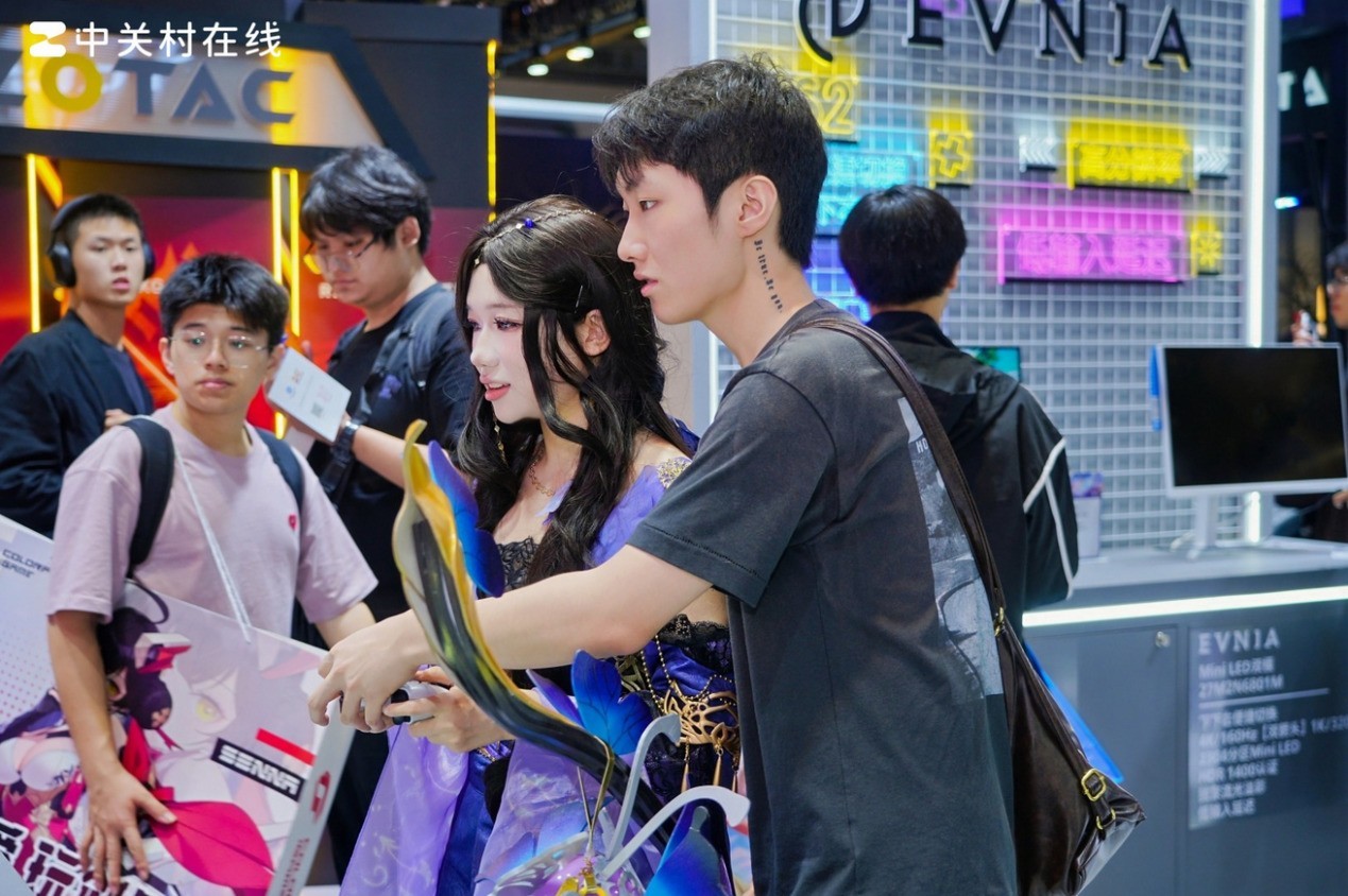 EVNIAҫBilibili World 2025Ӿʢȼ