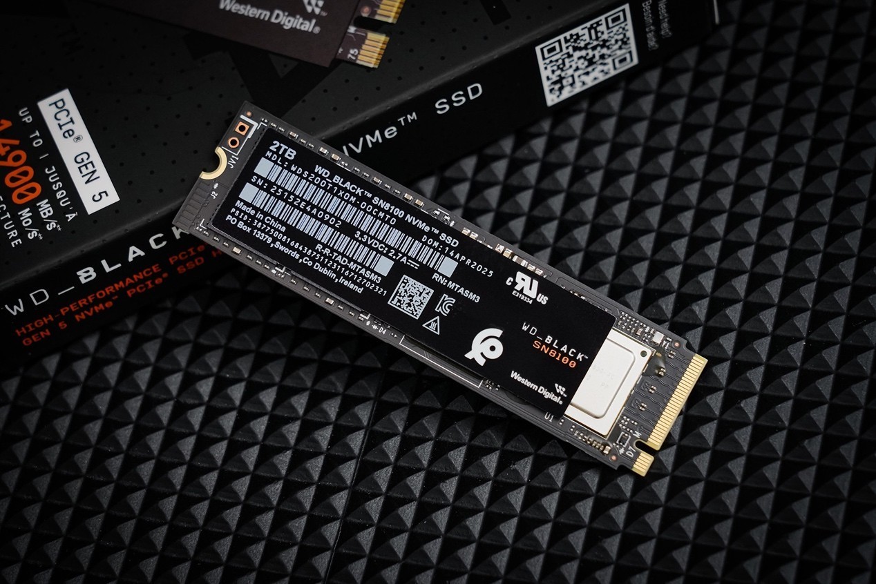 闪迪 WD_BLACK™ SN8100 NVMe™ SSD荣获2025年第十届ChinaJoy黑金奖