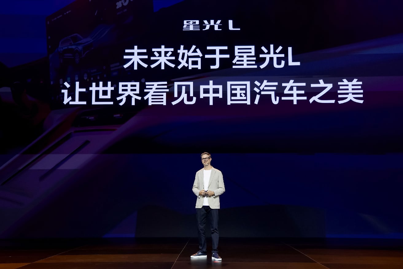 五菱新上市新能源SUV,星光L颜值高10万级带精致座舱