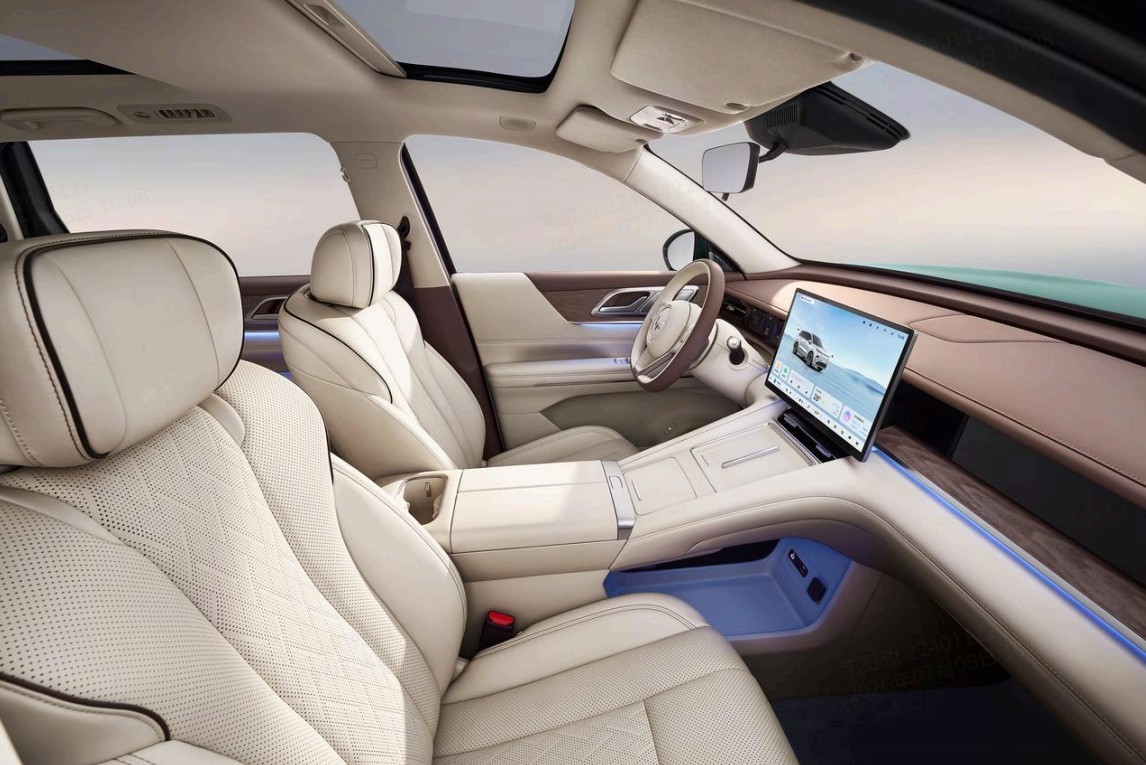 五菱新上市新能源SUV,星光L颜值高10万级带精致座舱