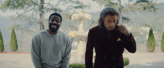 奇迹侠获8分好评：双主演演绎职业困境与身份重构的人文超级英雄剧