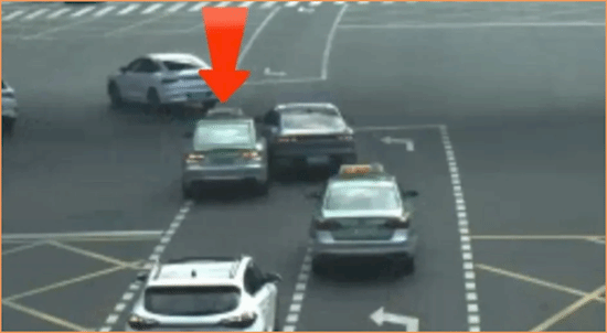 沪蓉两地曝网约车碰瓷诈骗案:司机因惧停运私了遭团伙精准设局