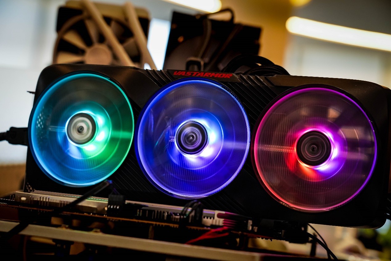 单条D5才是装机最优解!锐龙7 7800X3D单通道D5实测对比酷睿i5-14600K+D4