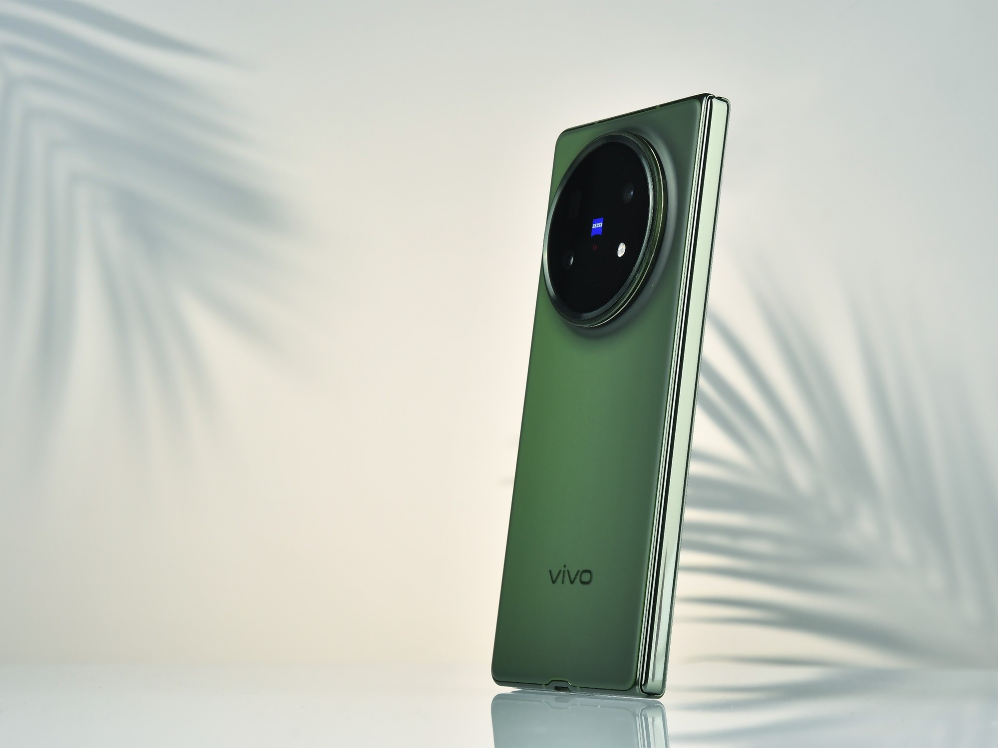 vivo X Fold5设计解读:轻薄极简,果味十足