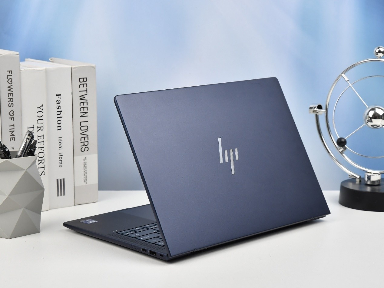 �ƶ��칫ʱ���ľ�Ӣ��AI PC������ EliteBook X G1i����