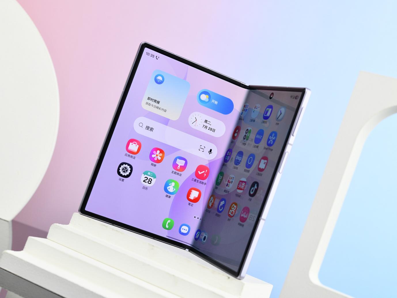 三星Galaxy Z Fold8深度体验:六年首次换形态,Fold的新折法
