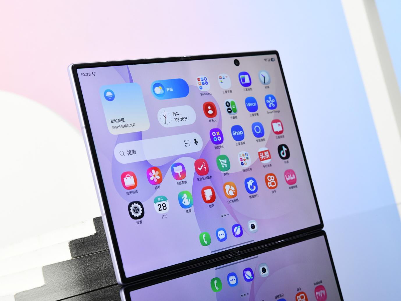 三星Galaxy Z Fold8深度体验:六年首次换形态,Fold的新折法