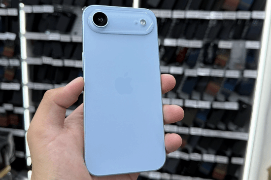iPhone 17系列全面转向eSIM技术，欧盟取消实体SIM卡槽