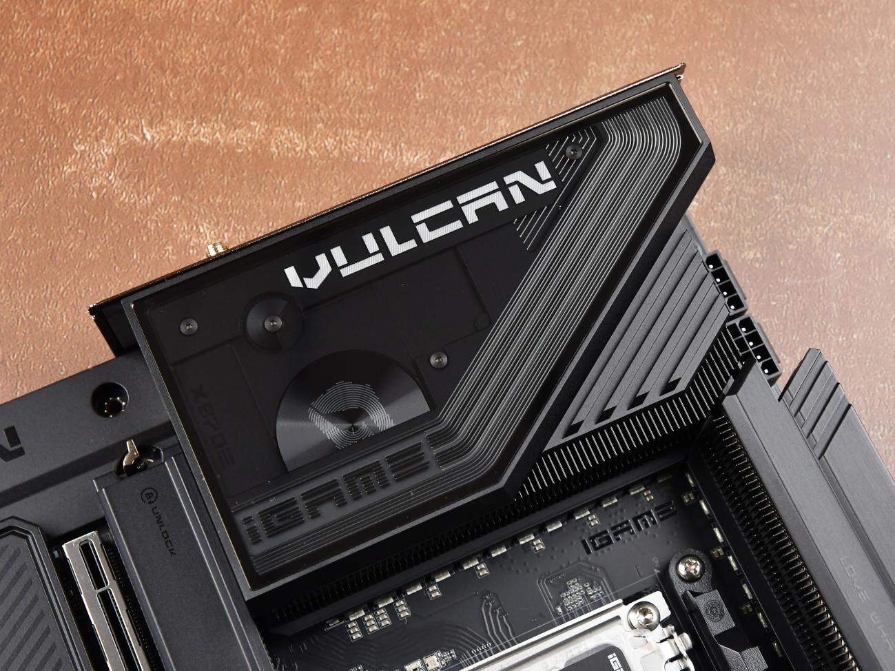 ������ð���9850X3D�ĸ߶�����iGame X870E VULCAN OC����