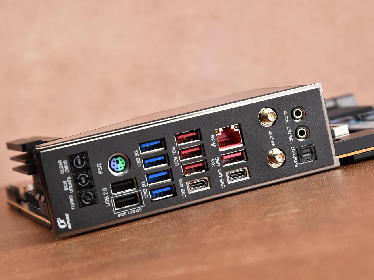 ������ð���9850X3D�ĸ߶�����iGame X870E VULCAN OC����