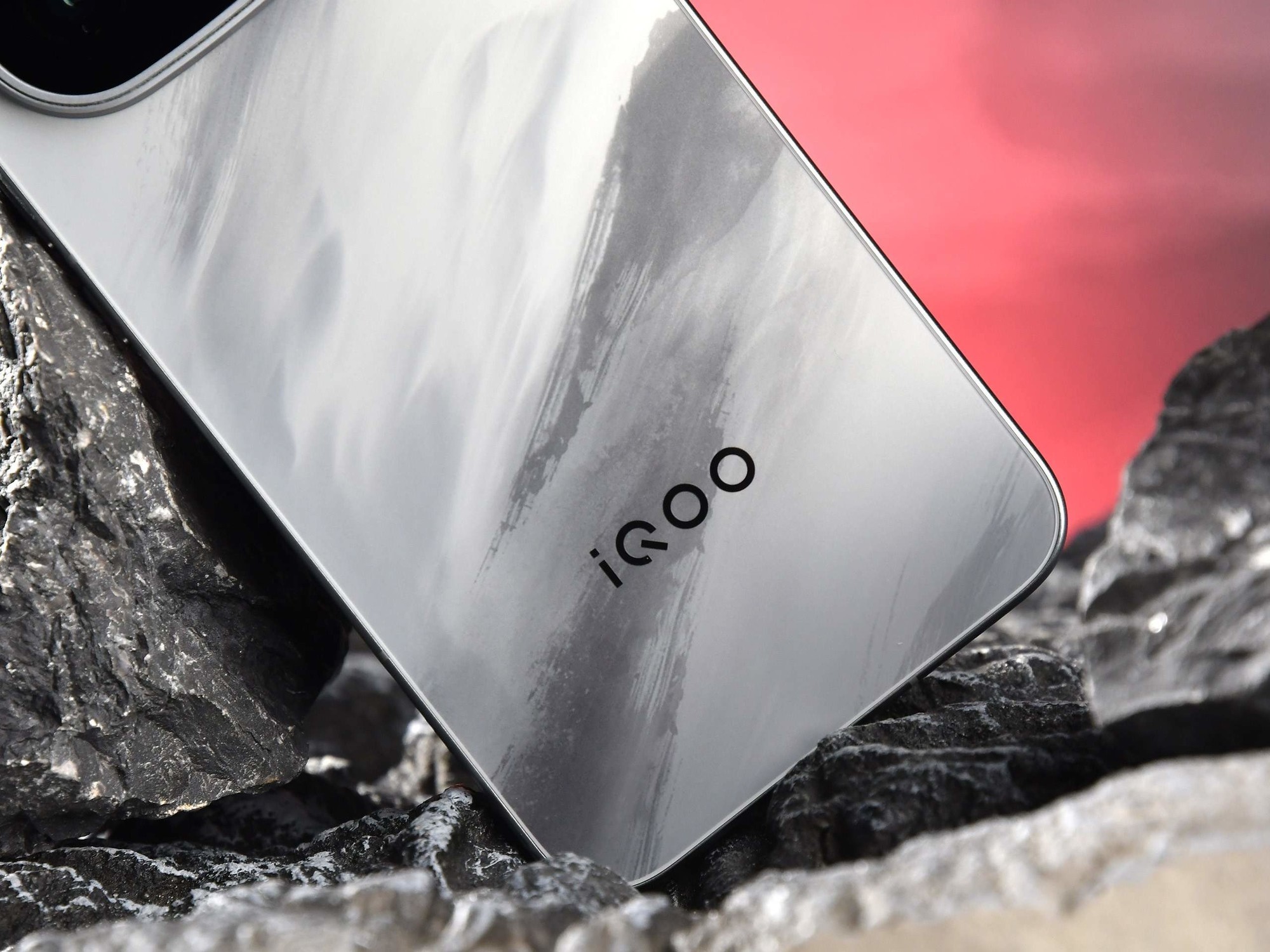 Ϊ�羺������ȫ��Ϊǿ iQOO 15ȫ������