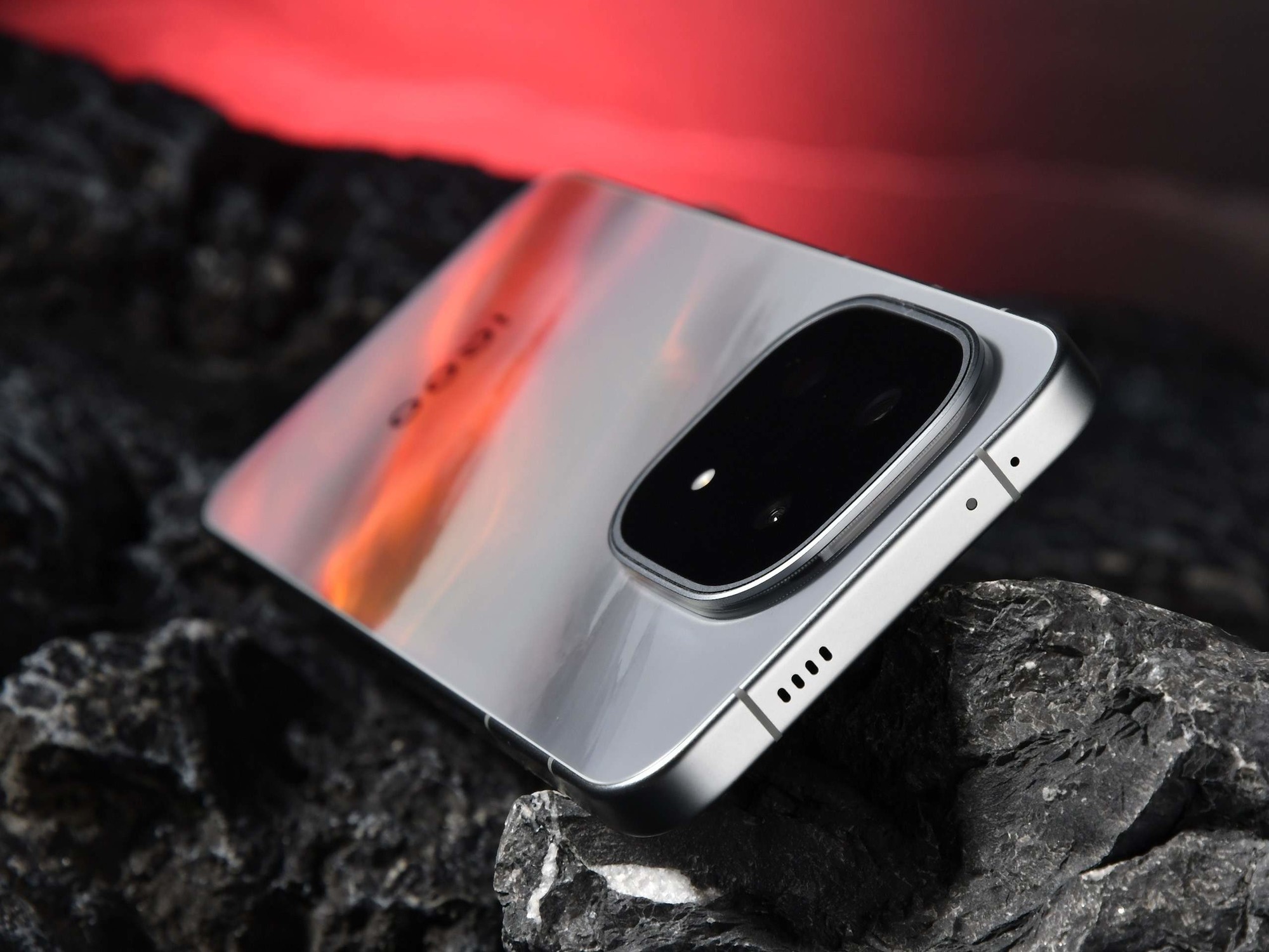 Ϊ�羺������ȫ��Ϊǿ iQOO 15ȫ������