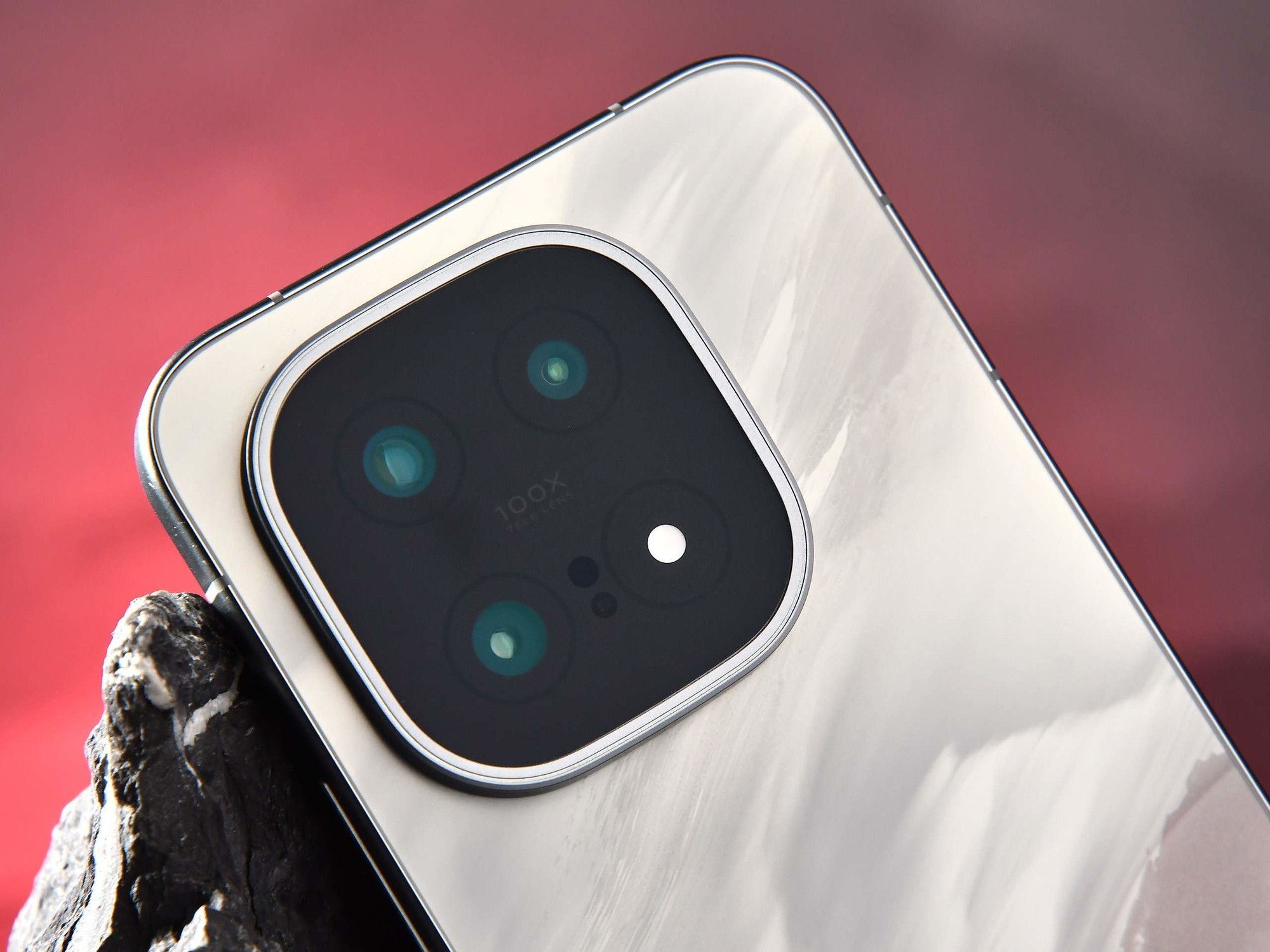 Ϊ�羺������ȫ��Ϊǿ iQOO 15ȫ������