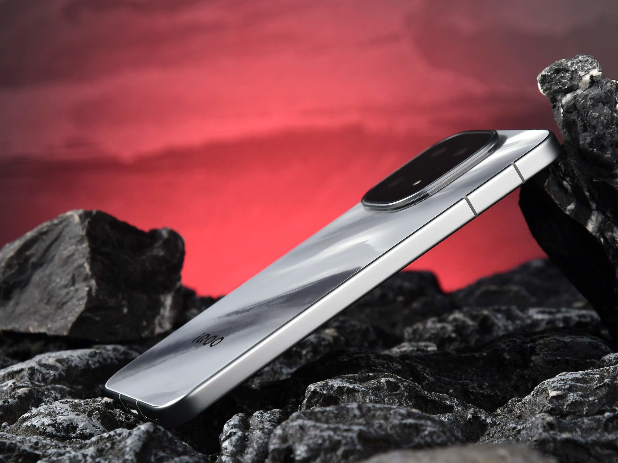 Ϊ�羺������ȫ��Ϊǿ iQOO 15ȫ������